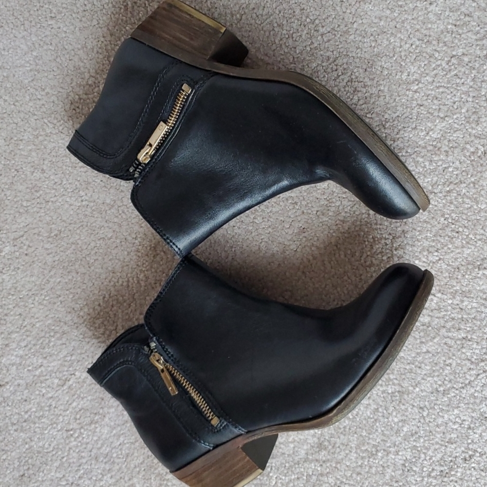 Lucky brand Black double zippered boots 7